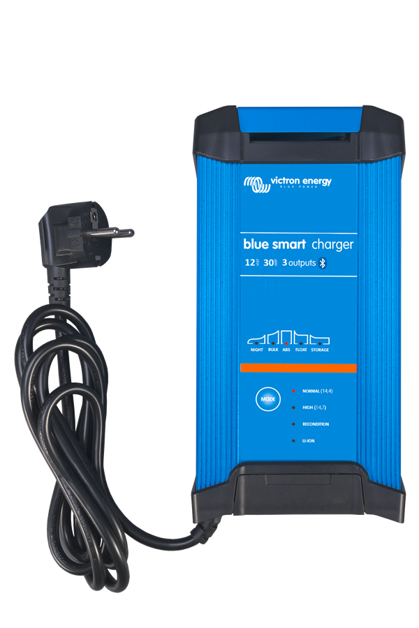 BLUE SMART IP22 CHARGER 12V/30A(3)